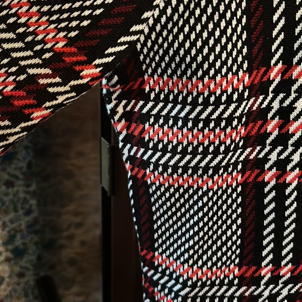 Classy Black Red And White Patterned Sweater - image 2